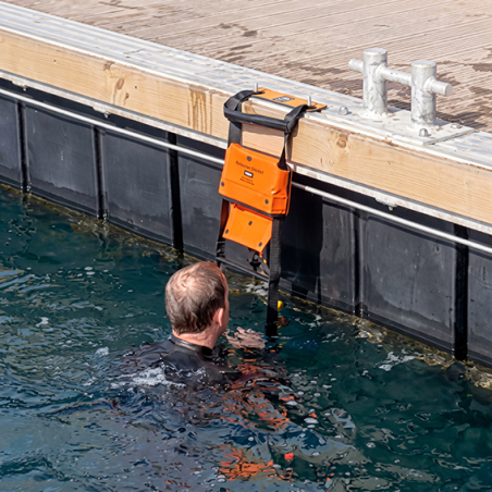 Magic-Reboard® Pontoon – Emergency Ladder for Harbours and Marinas