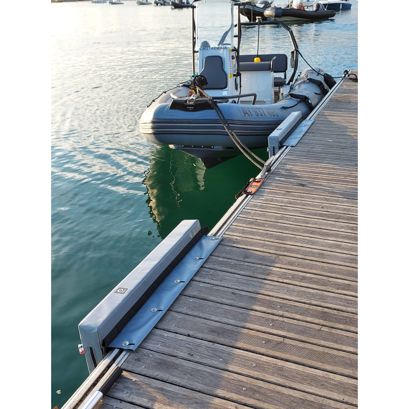 Fixed Pontoon Fender for Boat Hull Protection | Outils Océans