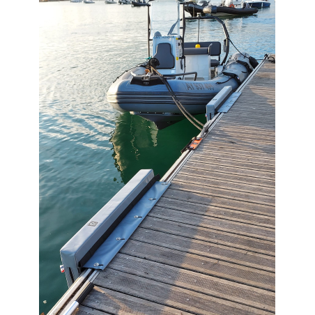 Fixed Pontoon Fender for Boat Hull Protection | Outils Océans