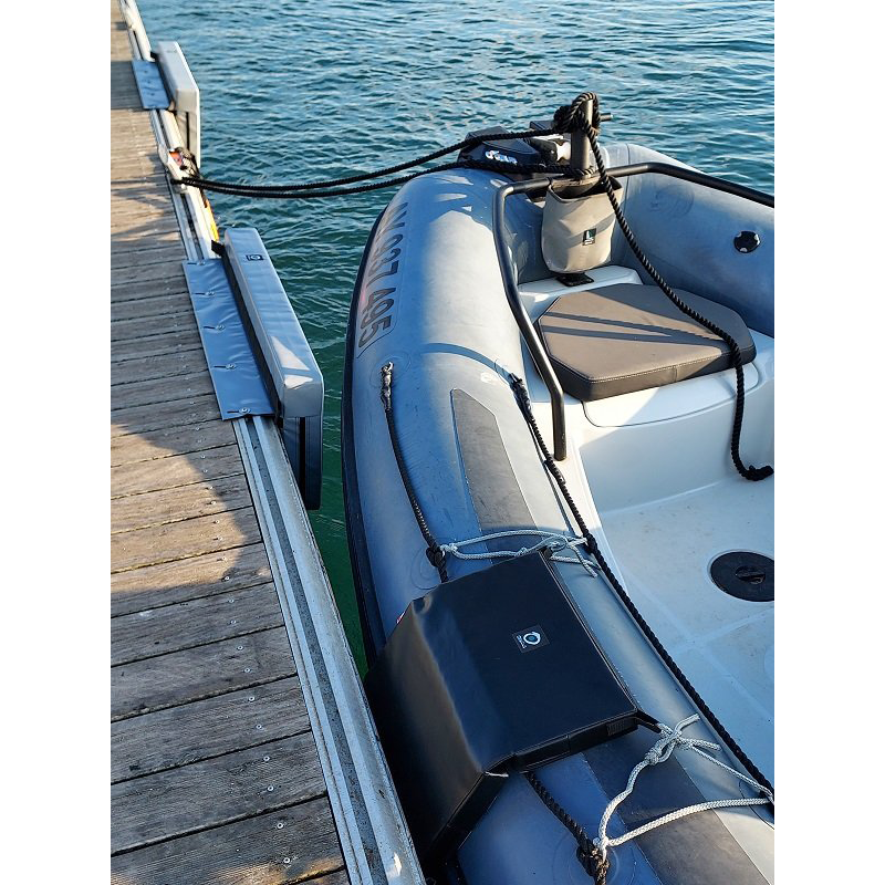 Fixed Pontoon Fender for Boat Hull Protection | Outils Océans