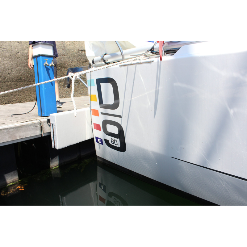 Fixed Pontoon Fender for Boat Hull Protection | Outils Océans