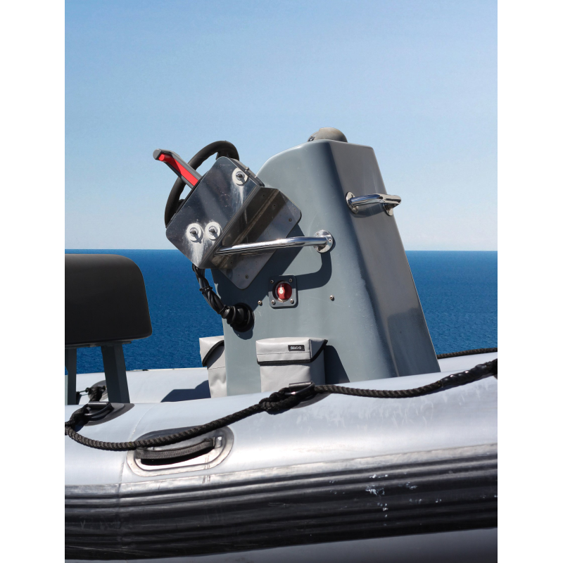 Powerboating Bayabout | Semi-rigid cockpit storage for motorboats & RIBs – Outils Océans