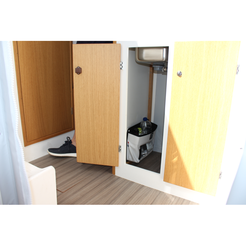 Bayabout à hublot et dos rigide