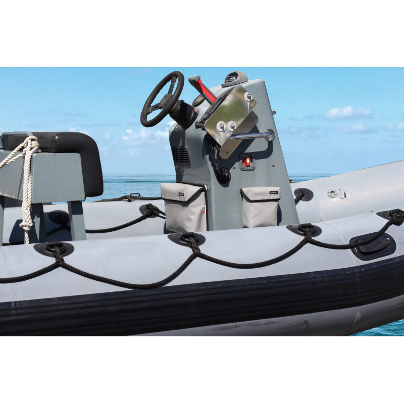 Powerboating Bayabout | Rigid cockpit storage with flap for motorboats & RIBs – Outils Océans