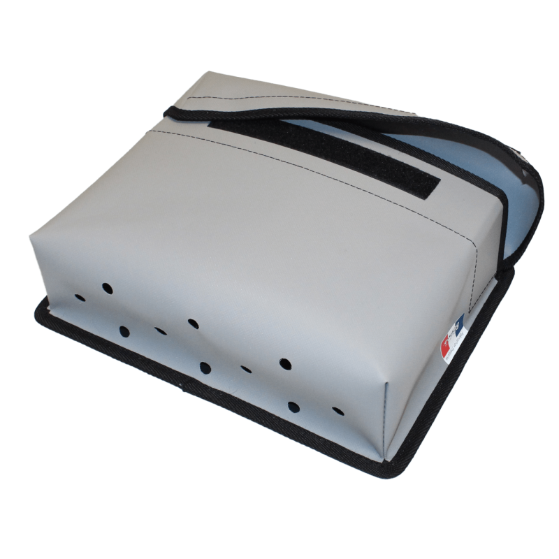 Bayabout with rigid back and flap