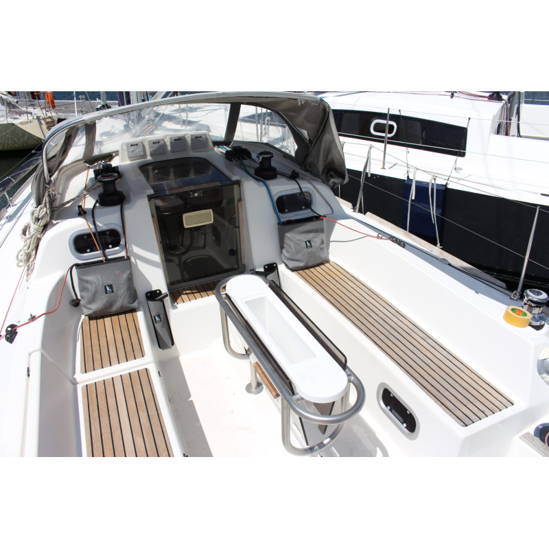 Winch handle holders & Rope pockets