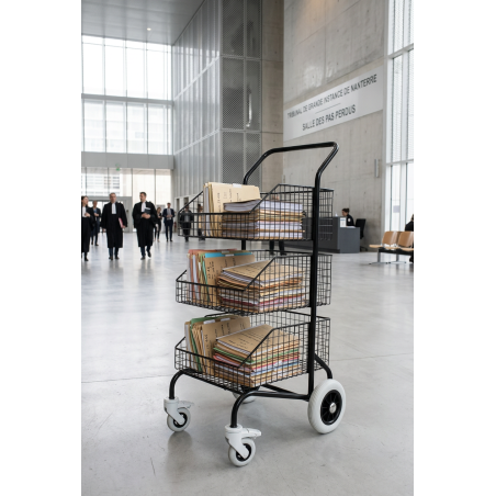 Distribution trolley with 3 baskets