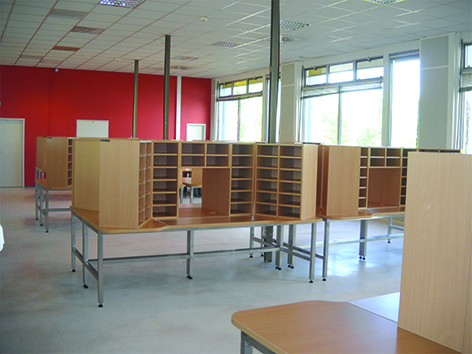 Piètement Inox Réglable + Découpe Ergonomique Plateau