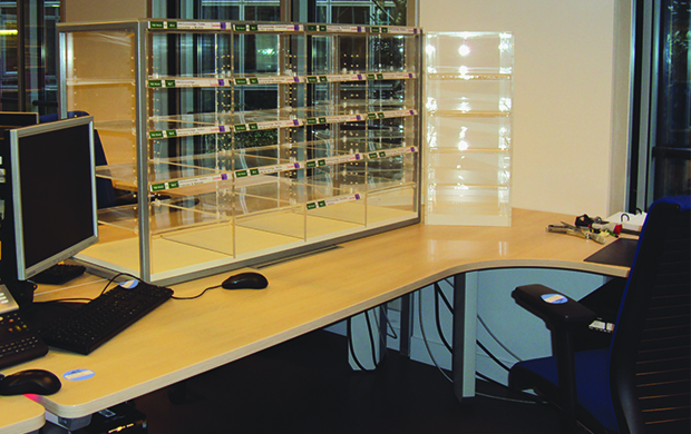 Poste Investig Plexi Groupama